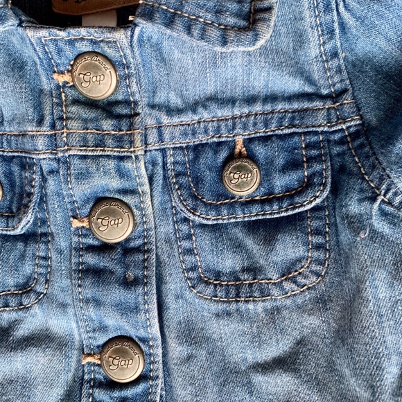 🔥HOST PICK!🔥 Gap Jeans Baby Jean Jacket 6-12 months - Picture 3 of 7